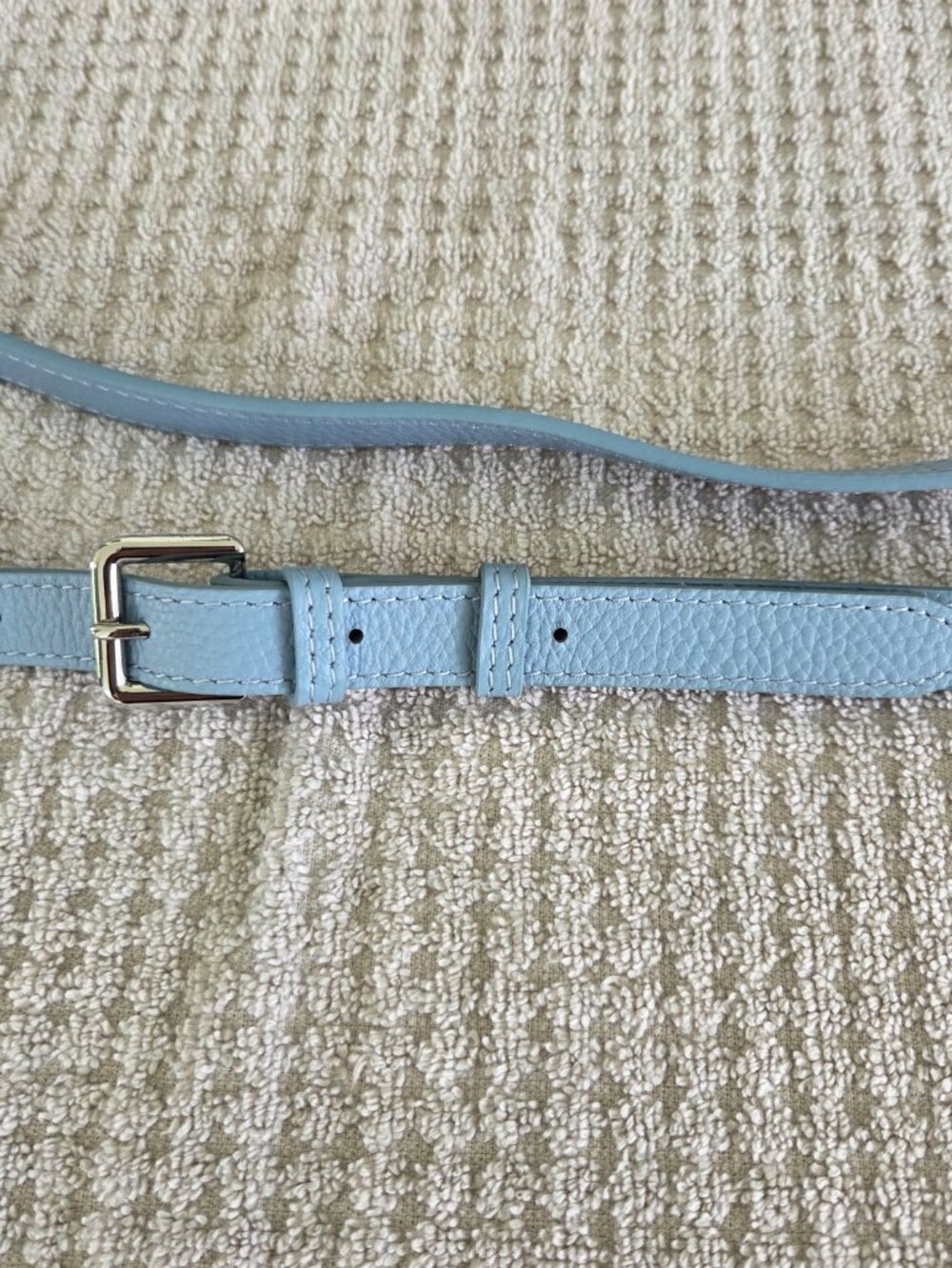 Iswee Genuine Leather Handbag Featuring a Top Handle Design - Robin Egg Blue - Picture 11 of 16